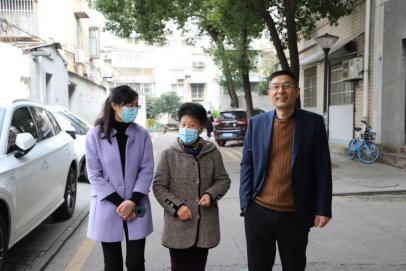集团人力资源部（党群工作部）总经理柳斐一行走进红丰西村社区慰问